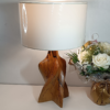 Lampe en bois précieux de moutouchi – Image 3